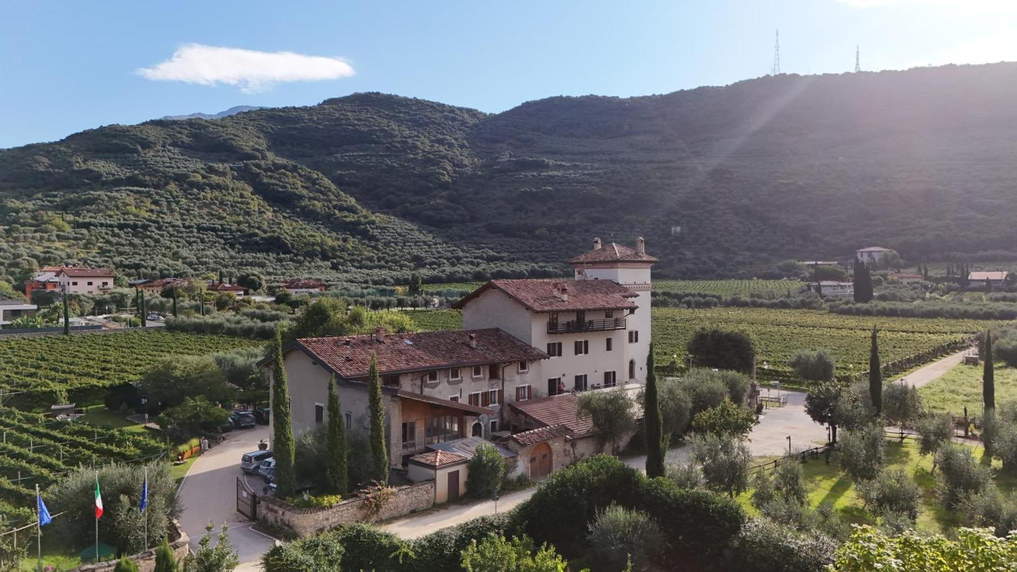 Residence La Colombera Riva del Garda Eksteriør billede