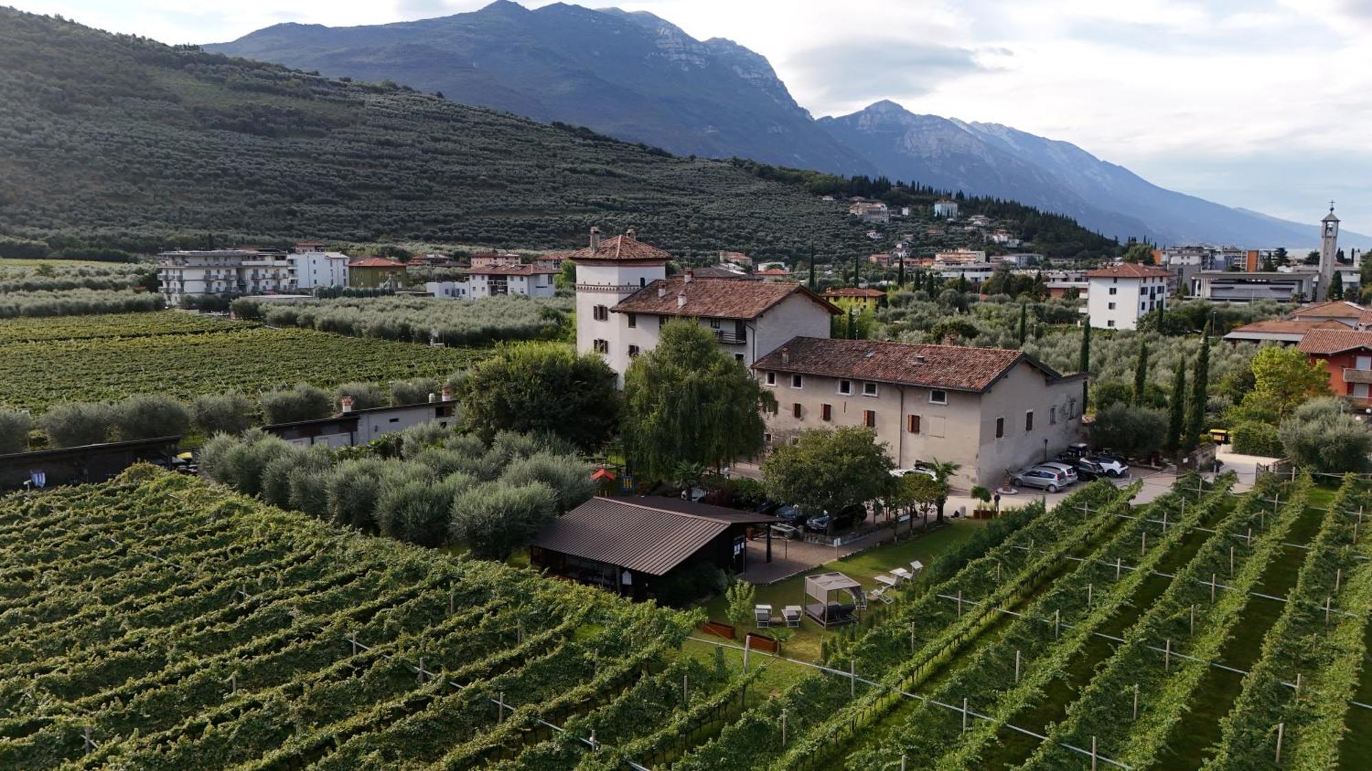 Residence La Colombera Riva del Garda Eksteriør billede